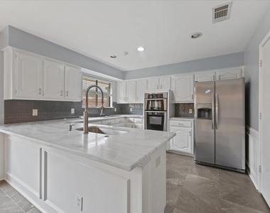 6620 Robin Willow Court - Photo Thumbnail 15