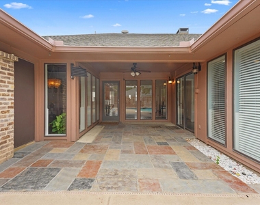 6620 Robin Willow Court - Photo Thumbnail 17