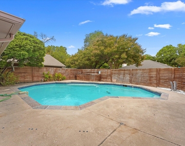6620 Robin Willow Court - Photo Thumbnail 18