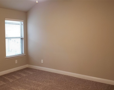1412 Brindle Drive - Photo Thumbnail 15