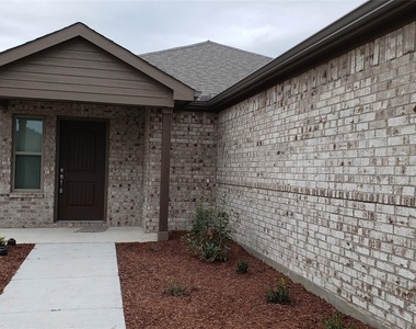 1412 Brindle Drive - Photo Thumbnail 3