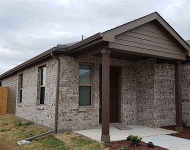 1412 Brindle Drive - Photo Thumbnail 5
