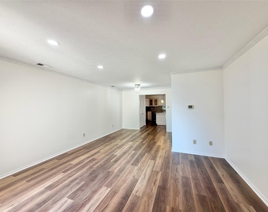 8405 Lullwater Drive - Photo Thumbnail 2
