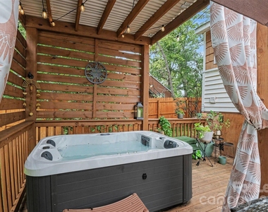 3330 Benard Avenue - Photo Thumbnail 14