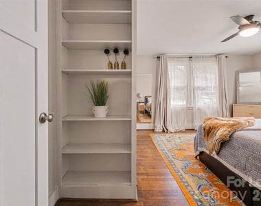 3330 Benard Avenue - Photo Thumbnail 8