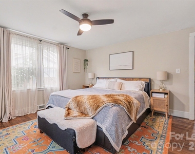 3330 Benard Avenue - Photo Thumbnail 9