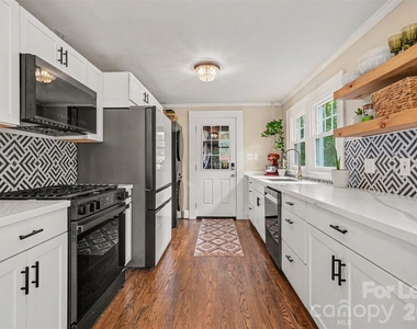 3330 Benard Avenue - Photo Thumbnail 6