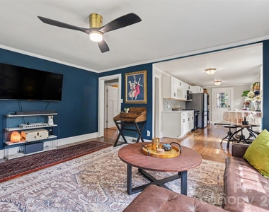 3330 Benard Avenue - Photo Thumbnail 4