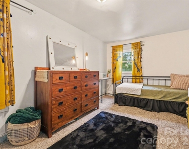 3330 Benard Avenue - Photo Thumbnail 11
