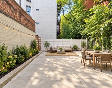 435 Dekalb Avenue - Photo Thumbnail 5