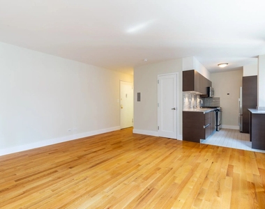 Studio in Murray Hill - Photo Thumbnail 3