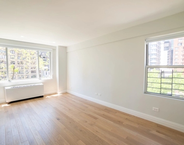 1BR in Midtown East - Photo Thumbnail 3