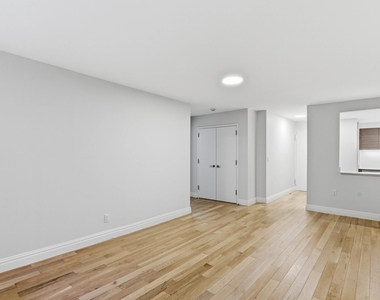 1BR in Upper East Side - Photo Thumbnail 2