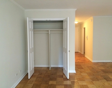 Studio in Upper West Side - Photo Thumbnail 6
