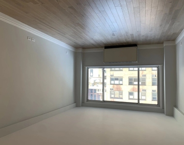 Studio in Midtown West - Photo Thumbnail 7