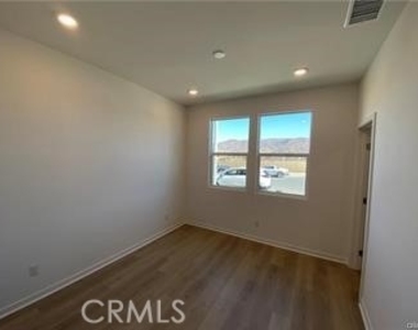 24533 Sonieta Court - Photo Thumbnail 25
