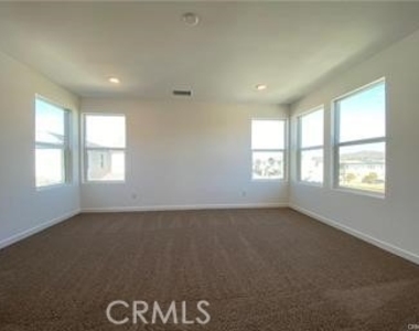 24533 Sonieta Court - Photo Thumbnail 16