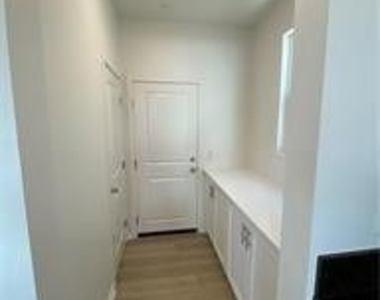 24533 Sonieta Court - Photo Thumbnail 27