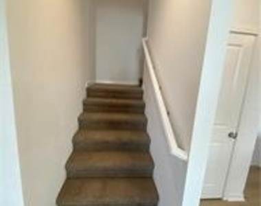 24533 Sonieta Court - Photo Thumbnail 21
