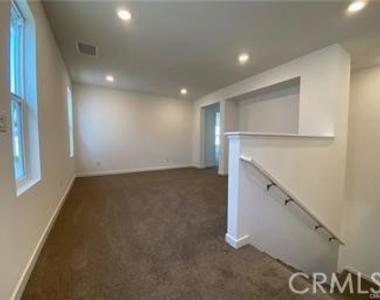 24533 Sonieta Court - Photo Thumbnail 20