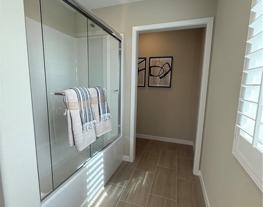 31612 Angel Aura Drive - Photo Thumbnail 5