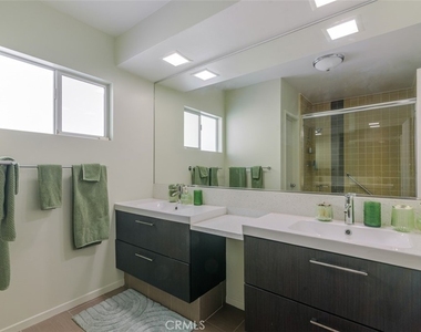 2657 Zorada - Photo Thumbnail 23