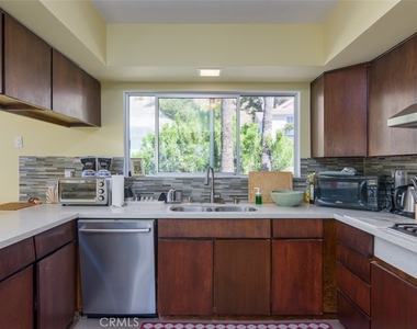 2657 Zorada - Photo Thumbnail 11