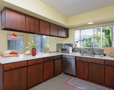 2657 Zorada - Photo Thumbnail 9