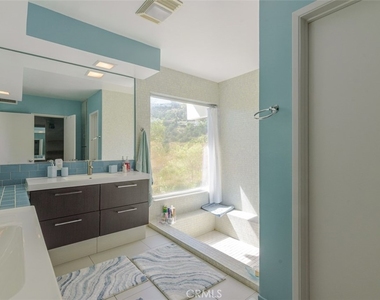 2657 Zorada - Photo Thumbnail 16