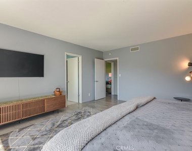 2657 Zorada - Photo Thumbnail 15