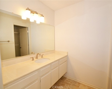 2571 Plaza Del Amo - Photo Thumbnail 8