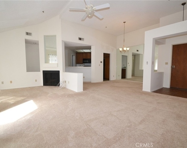 2571 Plaza Del Amo - Photo Thumbnail 1