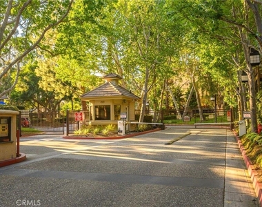 2571 Plaza Del Amo - Photo Thumbnail 17