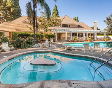 2571 Plaza Del Amo - Photo Thumbnail 13