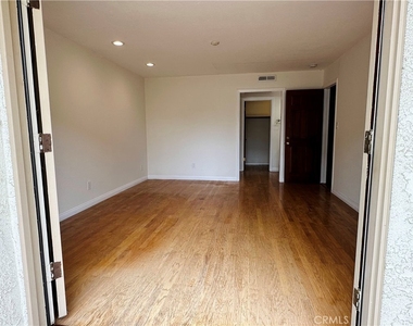 509 N Juanita Avenue - Photo Thumbnail 2