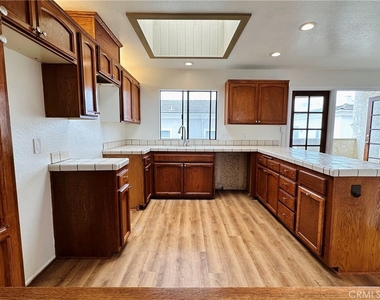 509 N Juanita Avenue - Photo Thumbnail 17