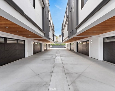 20462 Santa Ana Ave - Photo Thumbnail 22