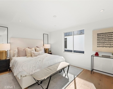 20462 Santa Ana Ave - Photo Thumbnail 12