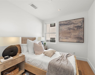20462 Santa Ana Ave - Photo Thumbnail 16