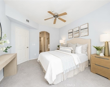 1804 Crescent Oak - Photo Thumbnail 13