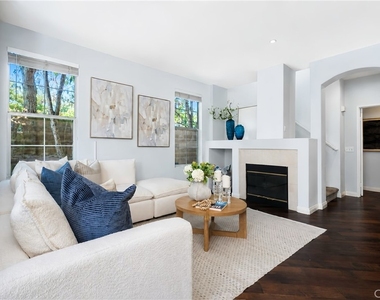 1804 Crescent Oak - Photo Thumbnail 3