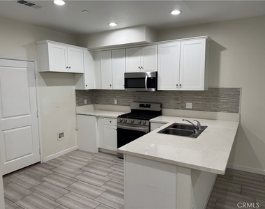 13665 Arrow Boulevard - Photo Thumbnail 5