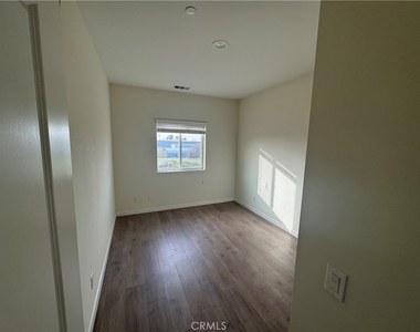13665 Arrow Boulevard - Photo Thumbnail 23