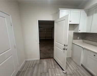 13665 Arrow Boulevard - Photo Thumbnail 9