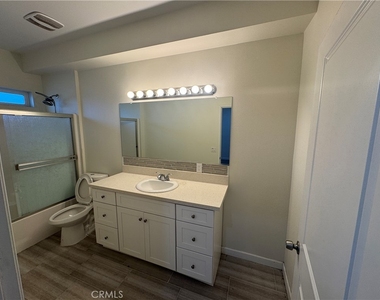 13665 Arrow Boulevard - Photo Thumbnail 17