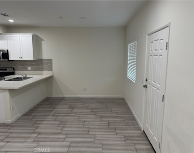 13665 Arrow Boulevard - Photo Thumbnail 7