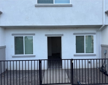 13665 Arrow Boulevard - Photo Thumbnail 4