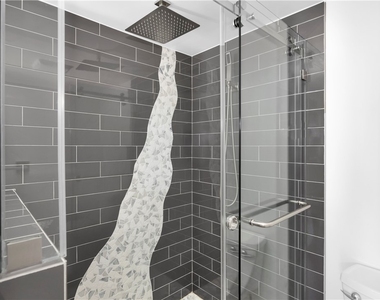2621 E 20th - Photo Thumbnail 11