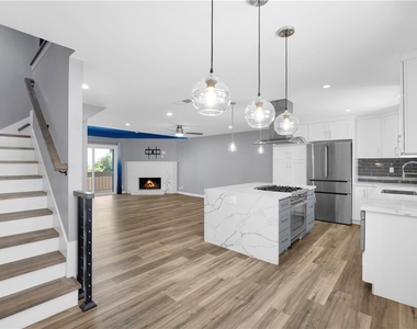 2621 E 20th - Photo Thumbnail 4