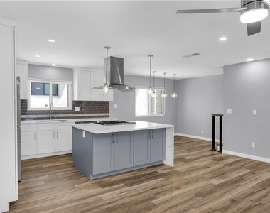 2621 E 20th - Photo Thumbnail 3